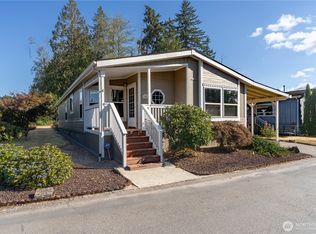 535 NE Saturn Ln, Bremerton, WA