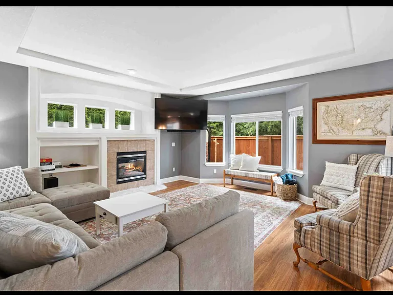 NE 183rd Ct — Photo 21