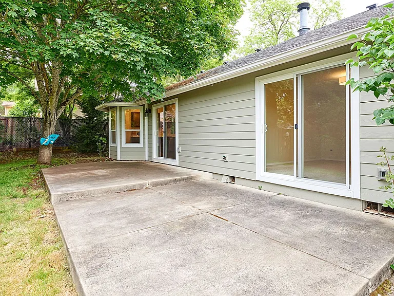 5455 Norma Ave SE — Photo 40