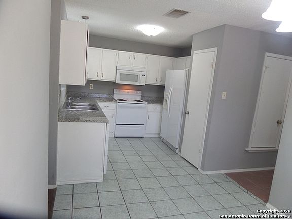 3rd image of 5531 Colewood St