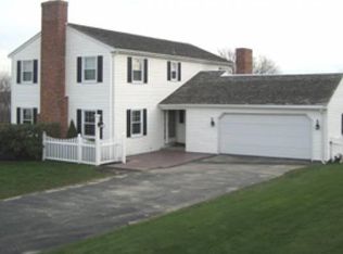 141 Sea Meadow Dr, Portsmouth, RI 02871