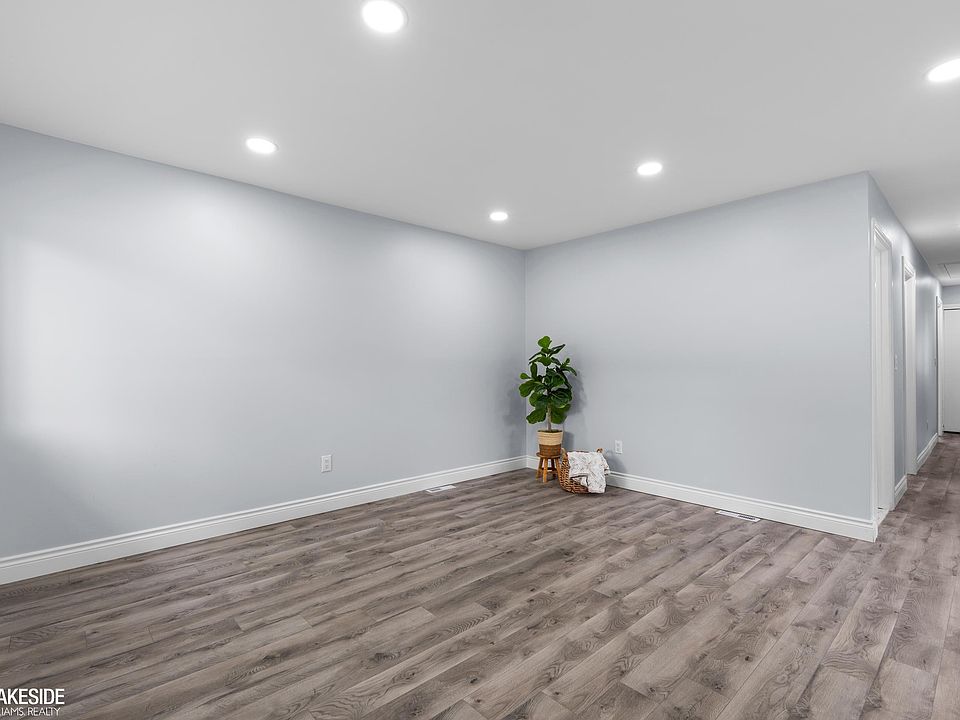 14235 Inkster Rd, photo 8