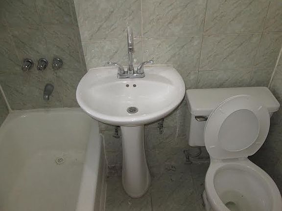 3rd image of 745 Park Ave APT 1R
