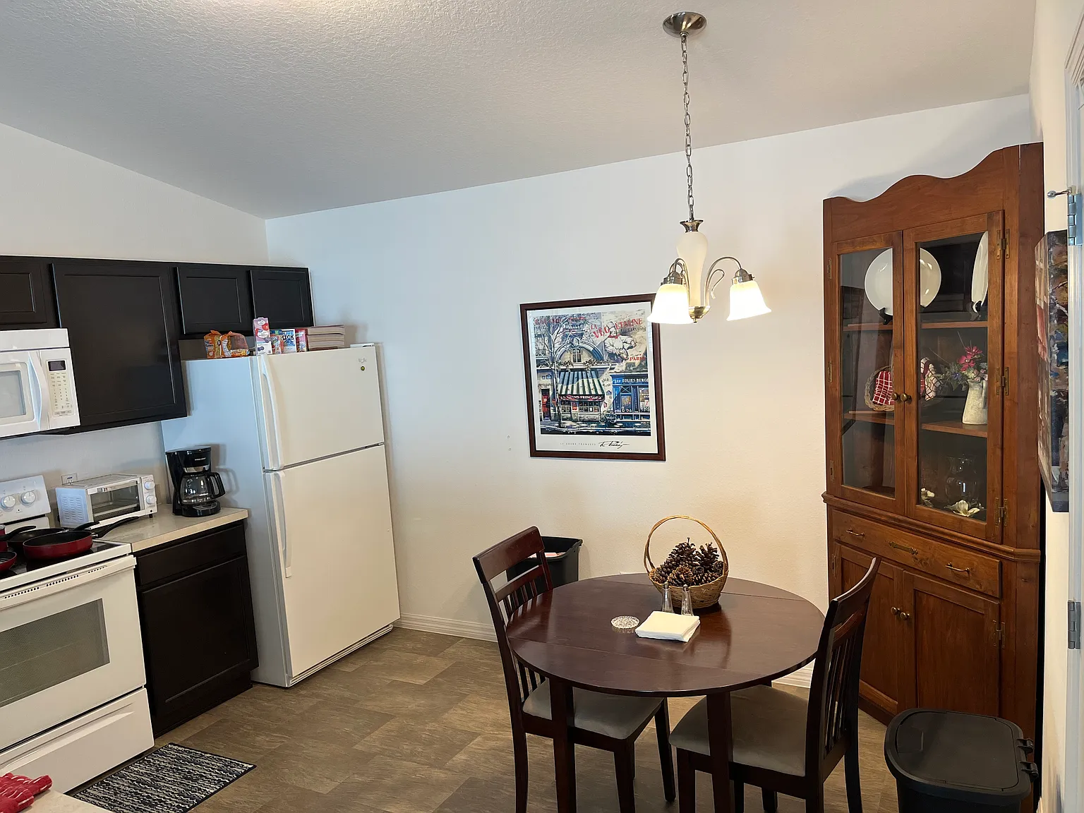 3059 Nutwood Ave — Photo 3