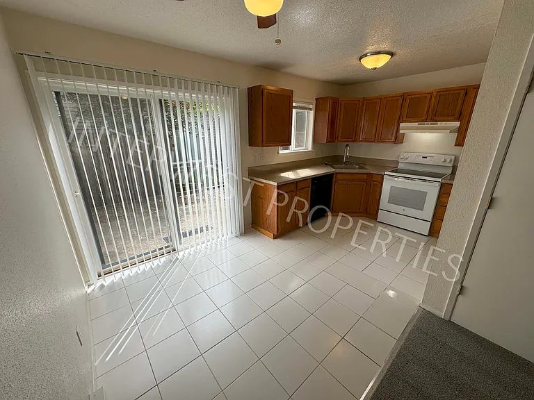 16705 NE Halsey St #106 — Photo 5