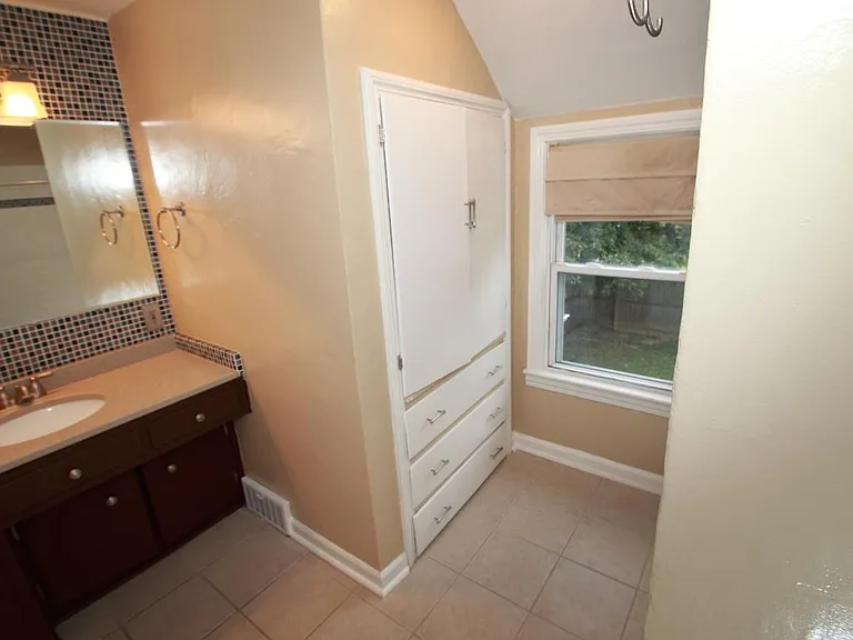 Main Bathroom