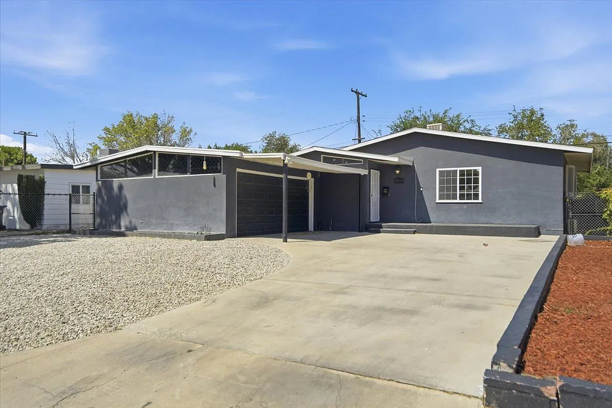 3 bed, 2.0 bath, 1820 sqft, $2,550 — Photo 1