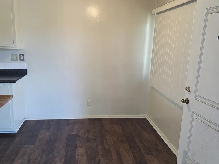 Moracambe Manor Apartments — Photo 6