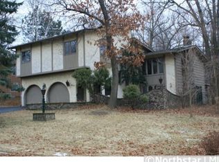 401 Brandywine Dr, Burnsville, MN 55337