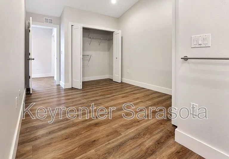 2066 Roselawn St — Photo 20
