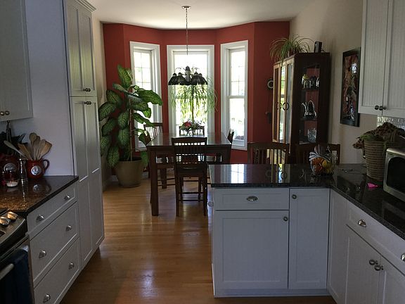 2nd image of 365 Park Ave