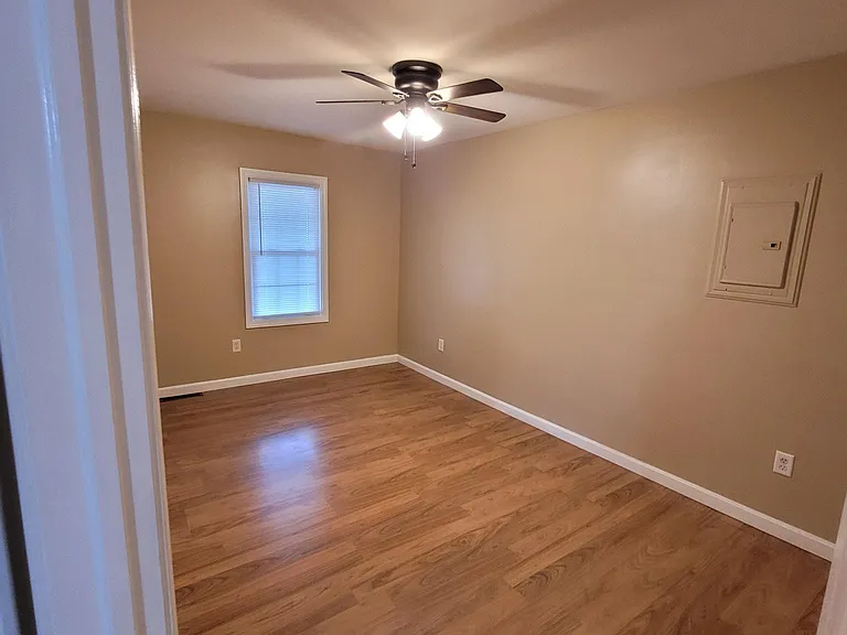 391 Putnam Pike #C — Photo 26