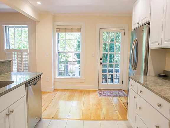 3rd image of 11 Beck St