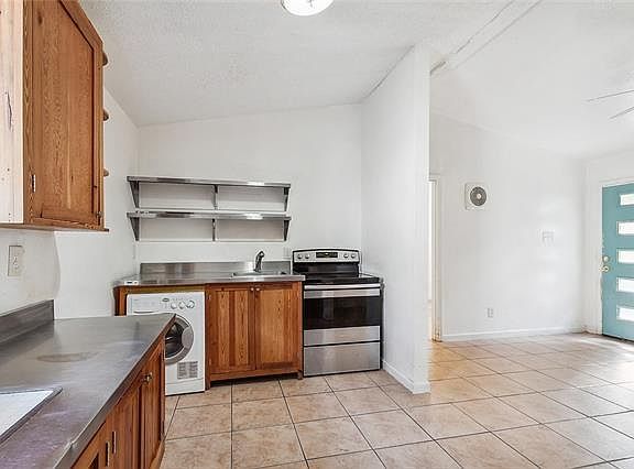 5th image of 8926 Birch St