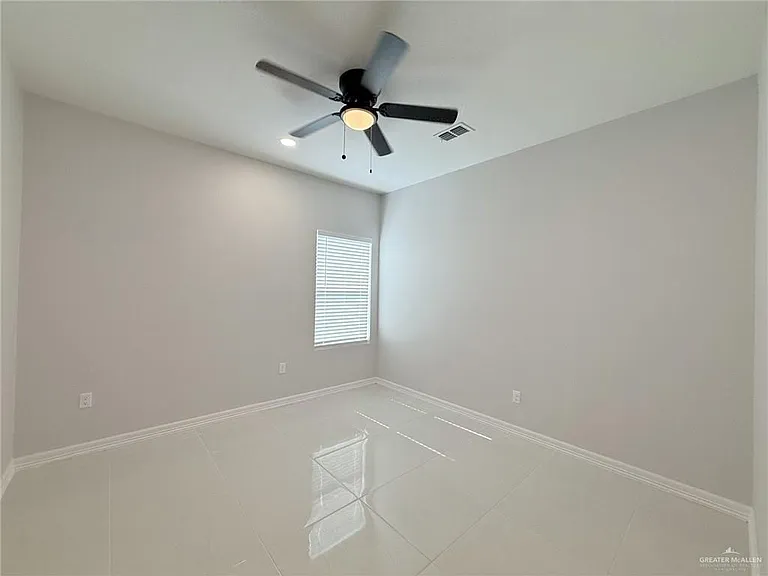 4225 Heron Ave #14 — Photo 9