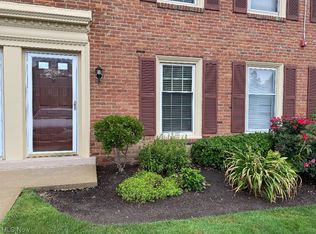 2392 Arlington Dr #2392, Lyndhurst, OH 44124