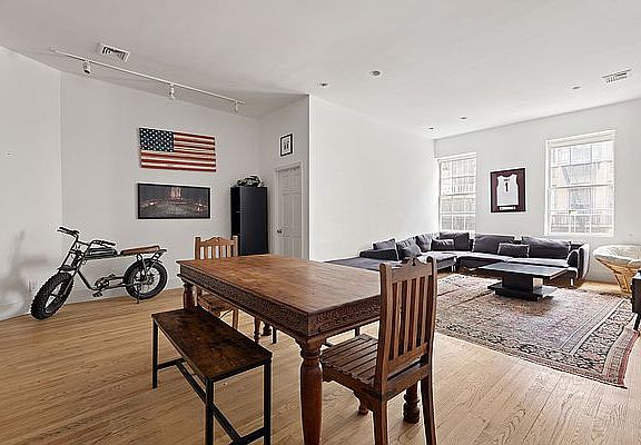 3rd image of 74 Franklin St APT 1