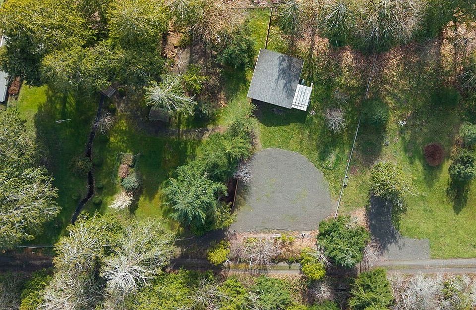 1st image of 110 SE Gosnell Lane