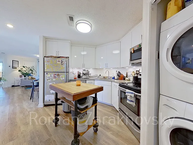 18 Webster Ave #3 — Photo 1