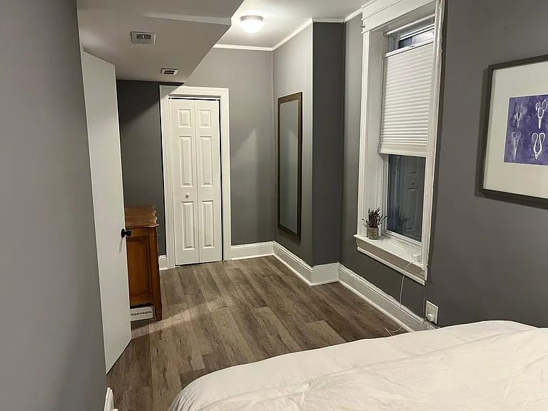 1079 N Marshfield Ave #BST — Photo 58