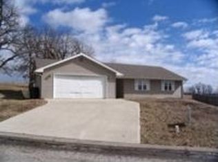 502 Angus Ln, Knob Noster, MO 65336