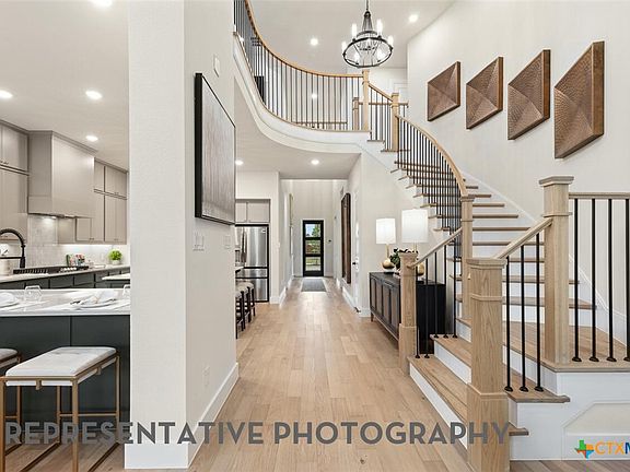 4th image of 4527 Wendell Way