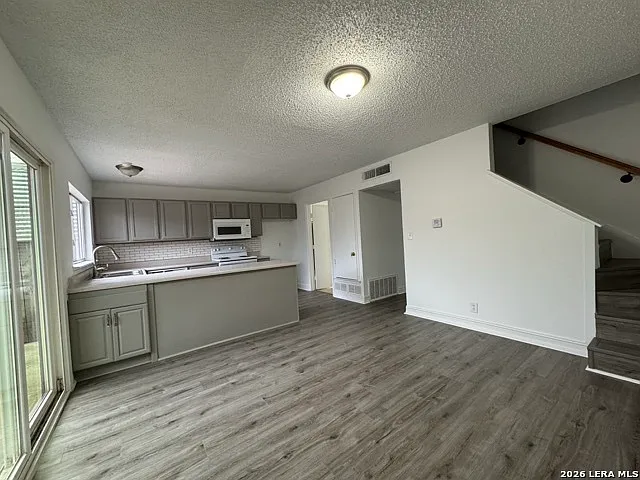 6631 Spring Hurst St — Photo 17