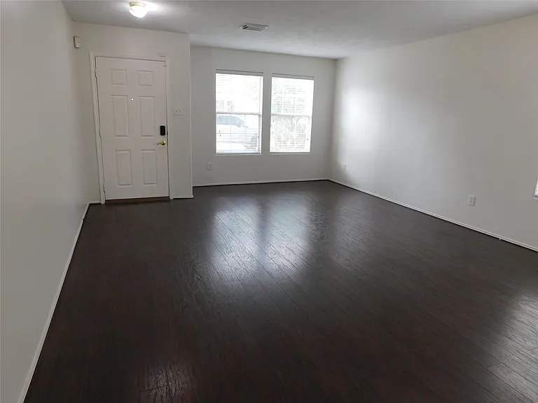 19130 Yaupon Ranch Dr — Photo 2