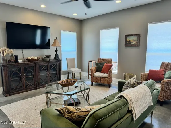 502 S Court St #F, Cleveland, MS 38732