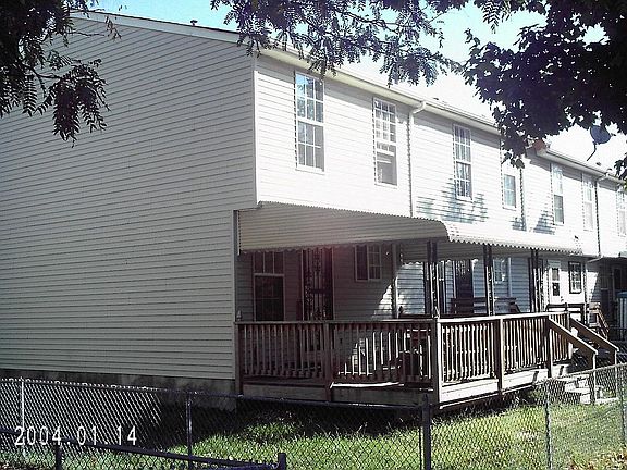 Deck with Awnining in Rear