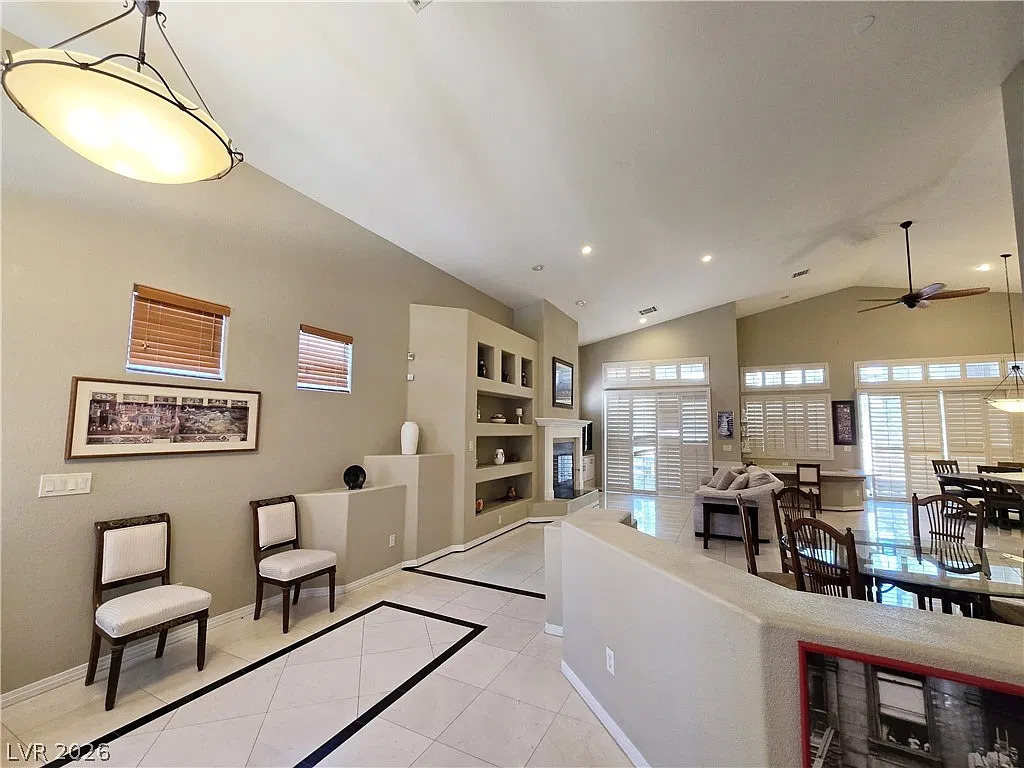 2 bed, 2.5 bath, 2613 sqft, $3,040 — Photo 4