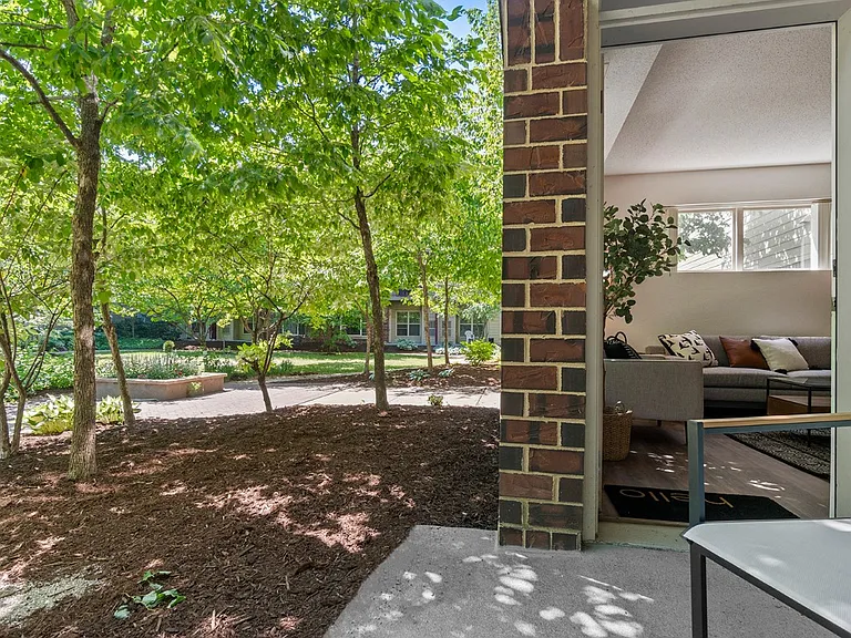 808 Berry Place — Photo 13