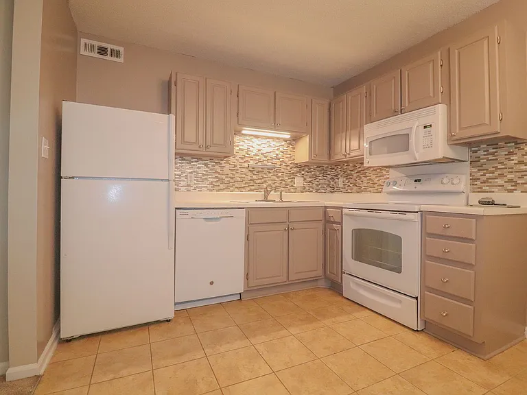 1645 Cedarview Ct #0 — Photo 16