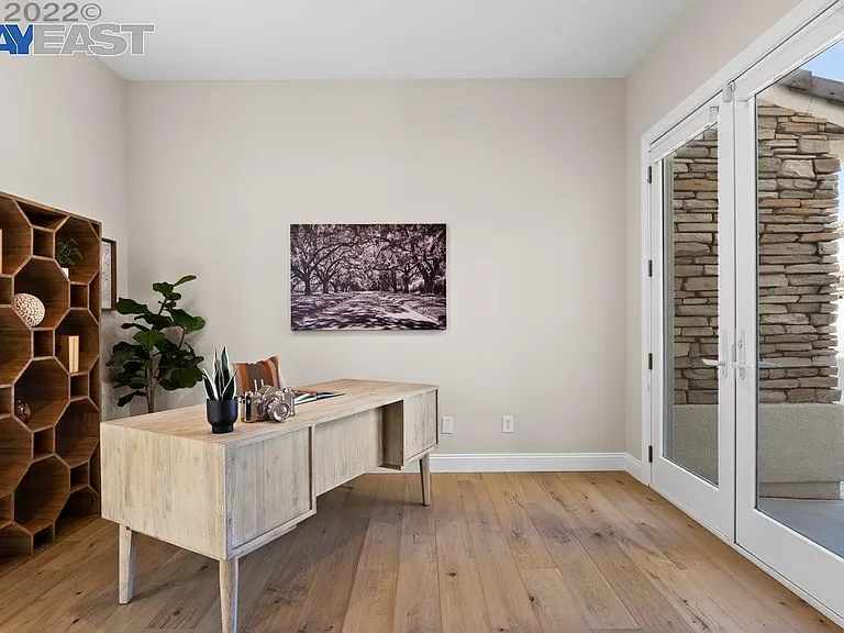 5333 Hazeltine Ln — Photo 2