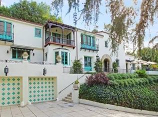 2566 Aberdeen Ave, Los Angeles, CA 90027