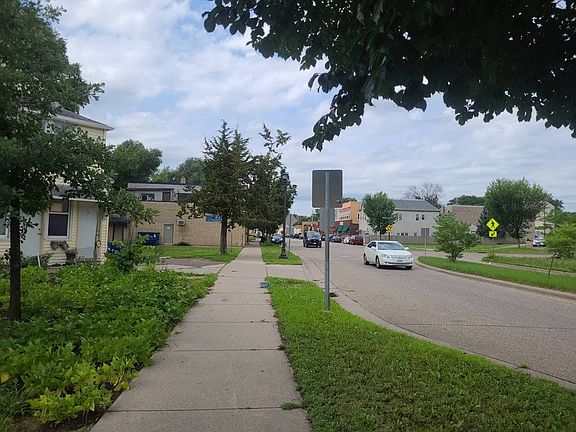 4th image of 608 Beaumont St