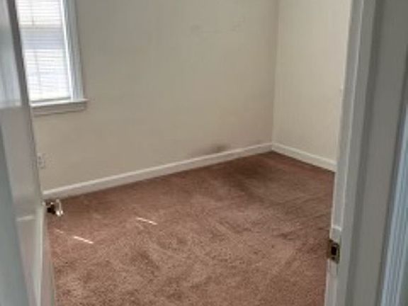 5th image of 222 Pilgrim Ln