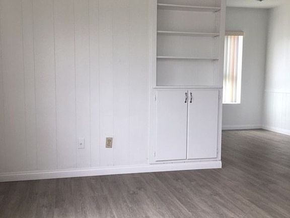 2nd image of 4811 Bermuda Ave APT 9