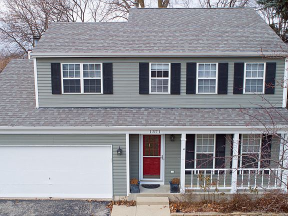 2nd image of 1371 Carriage Ln