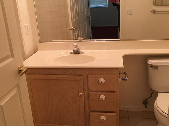 2nd bathroom with tub 