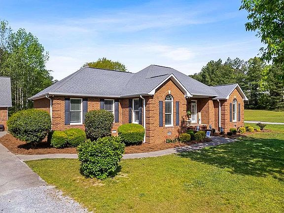 2nd image of 386 Terhune Rd SE