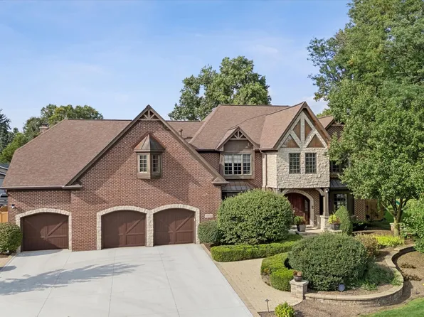 29W280 Hartman Dr, Naperville, IL 60564