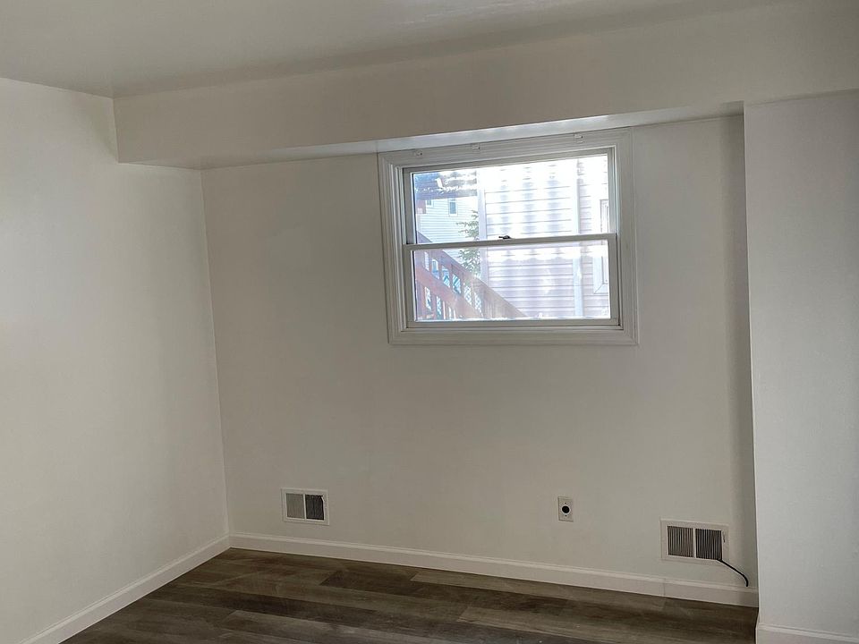 1st image of 629 Travis Ave Floor 1