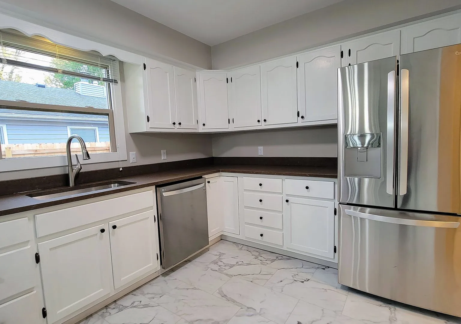 Beautifully Remodeled Condo in Southwest Champaign — Photo 4