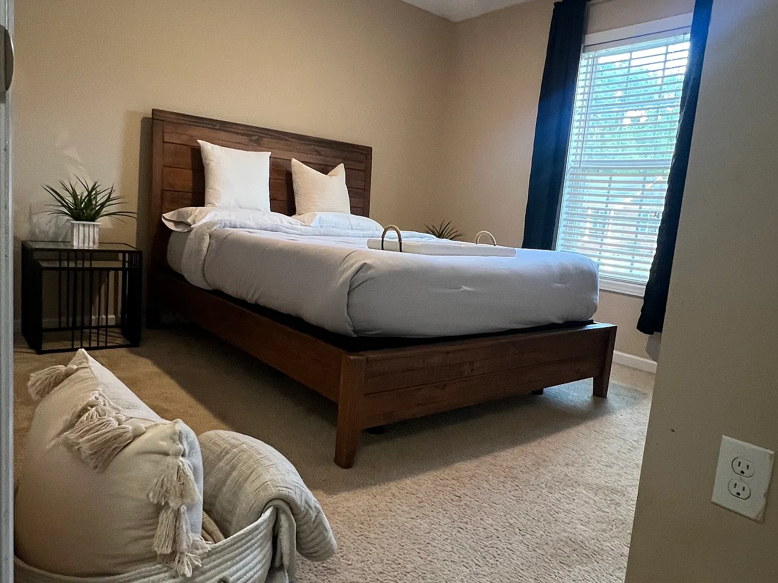 3 bed, 1100 sqft, $1,750 — Photo 3