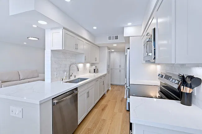 1 bed, 842 sqft, $6,000 — Photo 2