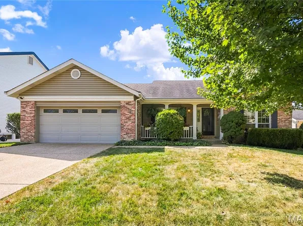 3044 Brentmoor Dr, Saint Charles, MO 63303