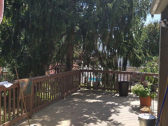 beautiful wrap around deck