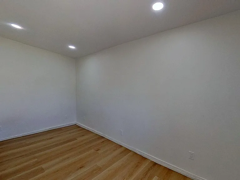 5924 Whitewood Ave — Photo 9