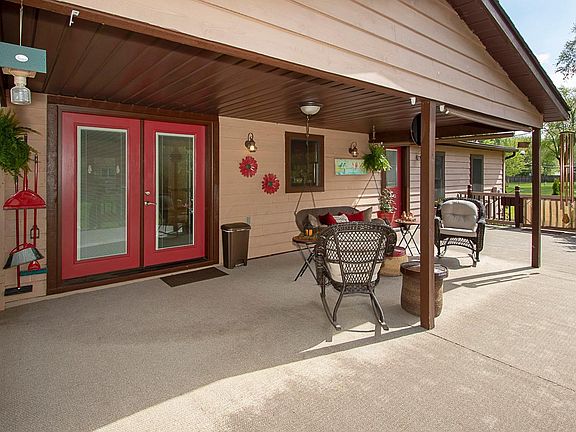 3rd image of 5557 Cypress Dr NE